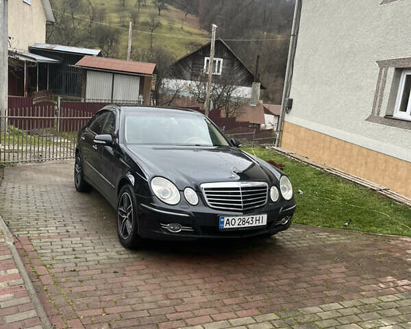 Черный Мерседес Е-Класс, объемом двигателя 2.15 л и пробегом 300 тыс. км за 7800 $, фото 1 на Automoto.ua