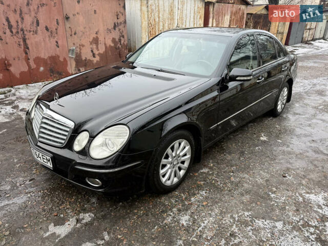 Черный Мерседес Е-Класс, объемом двигателя 1.8 л и пробегом 250 тыс. км за 8777 $, фото 1 на Automoto.ua