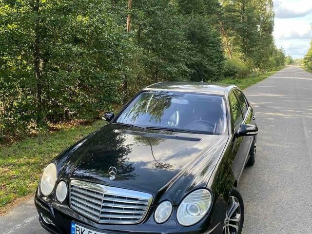 Чорний Мерседес Е-Клас, об'ємом двигуна 3 л та пробігом 310 тис. км за 9800 $, фото 1 на Automoto.ua
