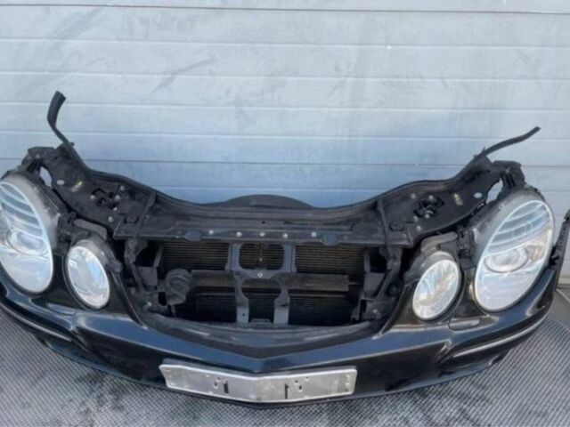 Черный Мерседес Е-Класс, объемом двигателя 0 л и пробегом 200 тыс. км за 350 $, фото 1 на Automoto.ua