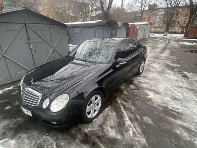 Черный Мерседес Е-Класс, объемом двигателя 2.1 л и пробегом 270 тыс. км за 10750 $, фото 1 на Automoto.ua