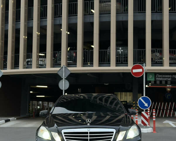 Черный Мерседес Е-Класс, объемом двигателя 2.2 л и пробегом 270 тыс. км за 11500 $, фото 1 на Automoto.ua