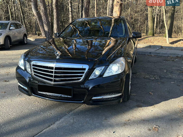 Черный Мерседес Е-Класс, объемом двигателя 1.8 л и пробегом 214 тыс. км за 12300 $, фото 1 на Automoto.ua