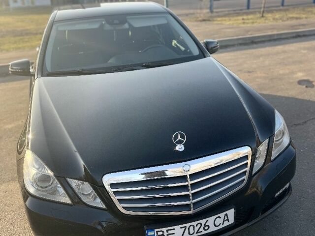 Черный Мерседес Е-Класс, объемом двигателя 2.1 л и пробегом 267 тыс. км за 12500 $, фото 1 на Automoto.ua