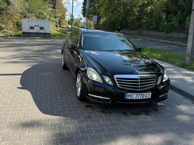 Чорний Мерседес Е-Клас, об'ємом двигуна 3 л та пробігом 248 тис. км за 11000 $, фото 1 на Automoto.ua