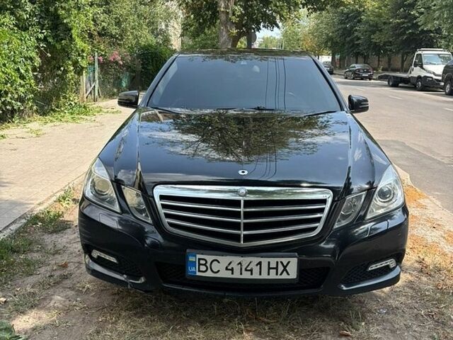 Черный Мерседес Е-Класс, объемом двигателя 2.1 л и пробегом 358 тыс. км за 9800 $, фото 1 на Automoto.ua
