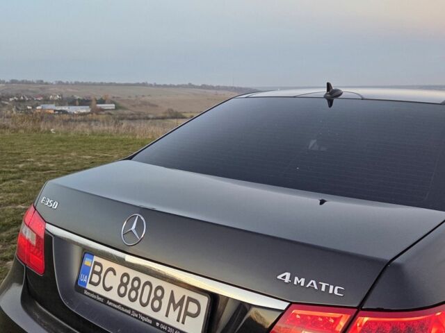 Чорний Мерседес Е-Клас, об'ємом двигуна 3.5 л та пробігом 216 тис. км за 12250 $, фото 1 на Automoto.ua