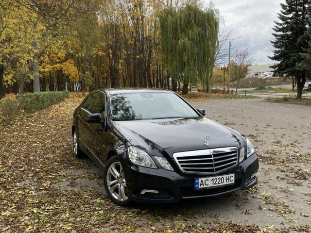 Мерседес Е-Клас 2010 у Луцьку на Automoto.ua Чорний Мерседес Е-Клас, об'ємом двигуна 3 л та пробігом 235 тис. км за 16500 $, фото 1 на Automoto.ua