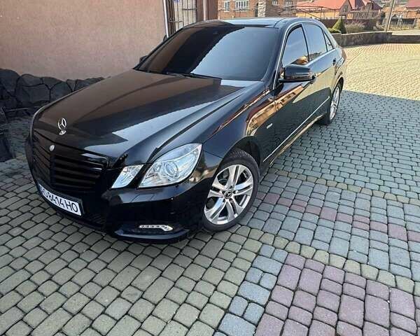 Черный Мерседес Е-Класс, объемом двигателя 2.99 л и пробегом 305 тыс. км за 9500 $, фото 1 на Automoto.ua
