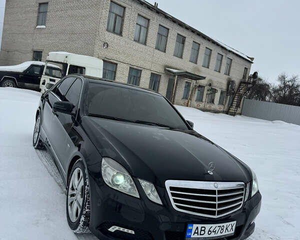 Черный Мерседес Е-Класс, объемом двигателя 2.2 л и пробегом 256 тыс. км за 11500 $, фото 1 на Automoto.ua