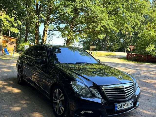 Чорний Мерседес Е-Клас, об'ємом двигуна 3.5 л та пробігом 0 тис. км за 12000 $, фото 1 на Automoto.ua