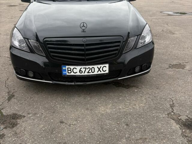 Чорний Мерседес Е-Клас, об'ємом двигуна 2.1 л та пробігом 375 тис. км за 9450 $, фото 1 на Automoto.ua