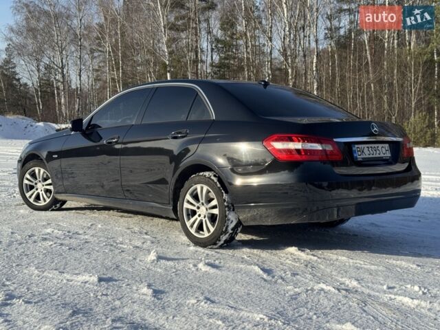 Черный Мерседес Е-Класс, объемом двигателя 2.14 л и пробегом 365 тыс. км за 10500 $, фото 1 на Automoto.ua