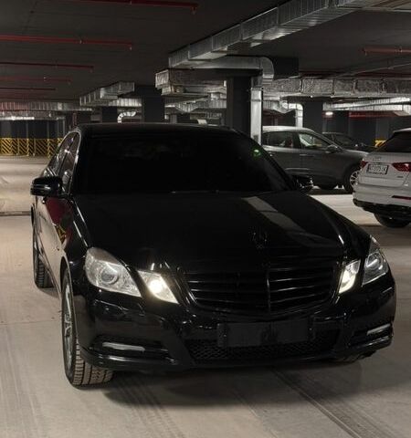 Чорний Мерседес Е-Клас, об'ємом двигуна 0 л та пробігом 289 тис. км за 11300 $, фото 1 на Automoto.ua