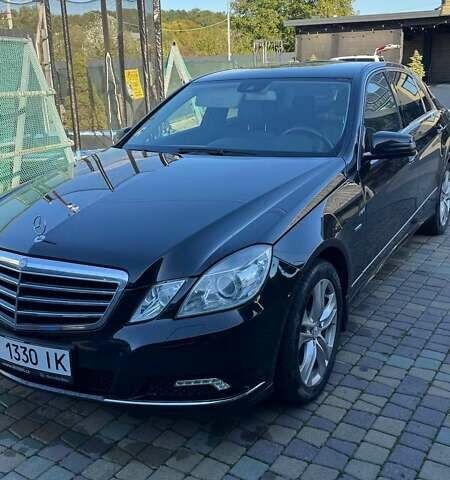 Чорний Мерседес Е-Клас, об'ємом двигуна 2.2 л та пробігом 389 тис. км за 12700 $, фото 1 на Automoto.ua