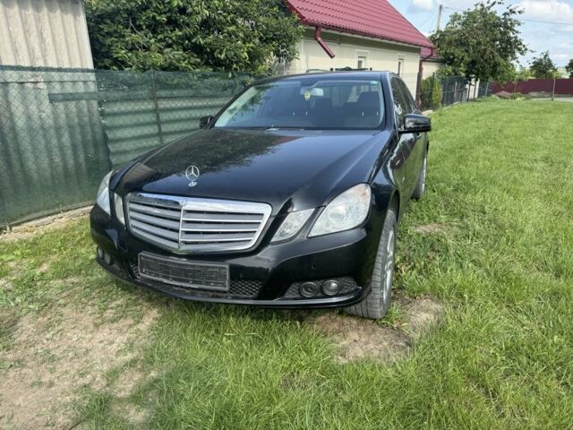 Черный Мерседес Е-Класс, объемом двигателя 2 л и пробегом 140 тыс. км за 595 $, фото 1 на Automoto.ua