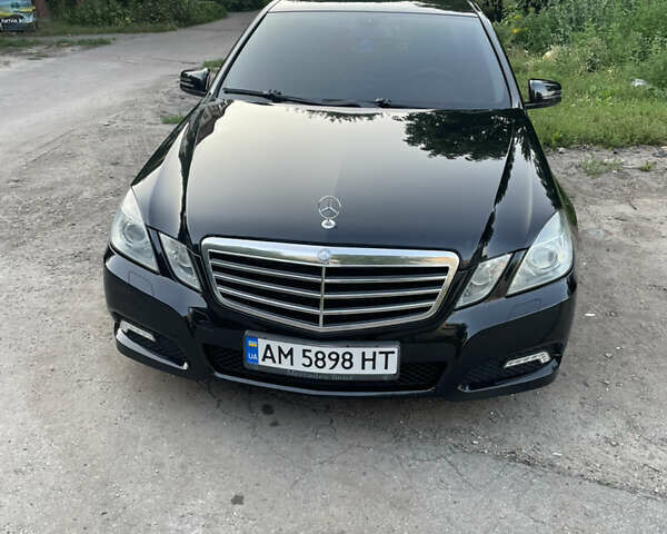 Черный Мерседес Е-Класс, объемом двигателя 2.99 л и пробегом 452 тыс. км за 15100 $, фото 1 на Automoto.ua