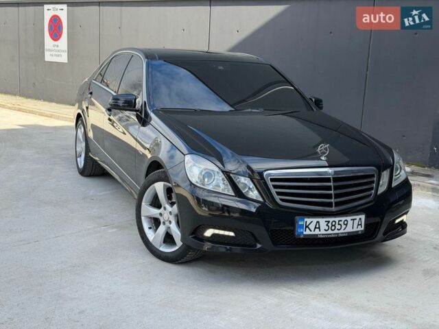 Чорний Мерседес Е-Клас, об'ємом двигуна 3 л та пробігом 245 тис. км за 11450 $, фото 1 на Automoto.ua