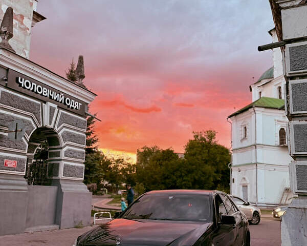 Чорний Мерседес Е-Клас, об'ємом двигуна 2.2 л та пробігом 282 тис. км за 13400 $, фото 1 на Automoto.ua