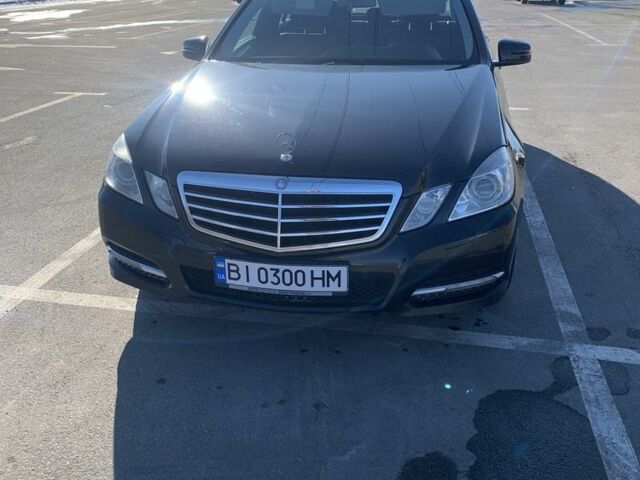 Черный Мерседес Е-Класс, объемом двигателя 1.8 л и пробегом 216 тыс. км за 11999 $, фото 1 на Automoto.ua