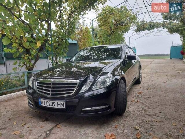 Чорний Мерседес Е-Клас, об'ємом двигуна 2.1 л та пробігом 273 тис. км за 12600 $, фото 1 на Automoto.ua