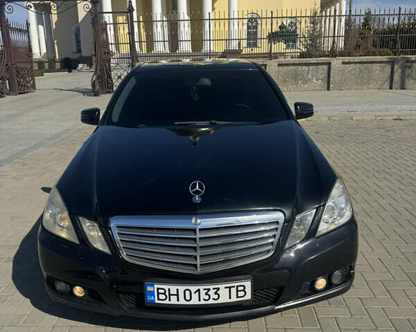 Чорний Мерседес Е-Клас, об'ємом двигуна 2.1 л та пробігом 316 тис. км за 12300 $, фото 1 на Automoto.ua