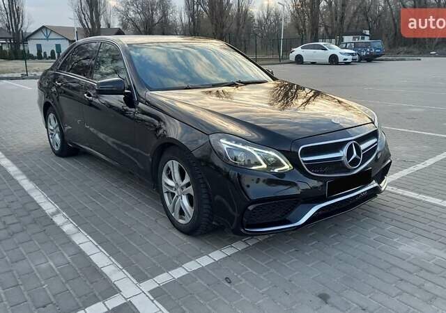 Черный Мерседес Е-Класс, объемом двигателя 1.8 л и пробегом 420 тыс. км за 10500 $, фото 1 на Automoto.ua