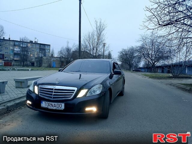 Чорний Мерседес Е-Клас, об'ємом двигуна 2.2 л та пробігом 370 тис. км за 14000 $, фото 1 на Automoto.ua