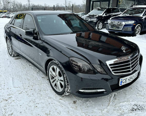 Черный Мерседес Е-Класс, объемом двигателя 2.14 л и пробегом 300 тыс. км за 12500 $, фото 1 на Automoto.ua
