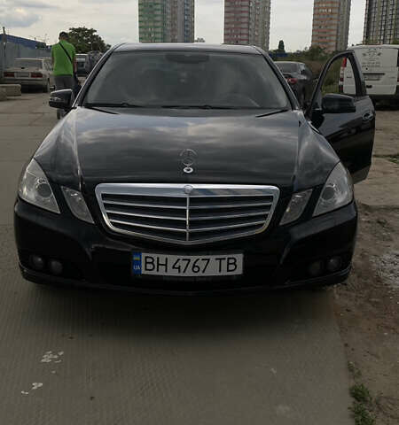 Черный Мерседес Е-Класс, объемом двигателя 1.8 л и пробегом 270 тыс. км за 11000 $, фото 1 на Automoto.ua
