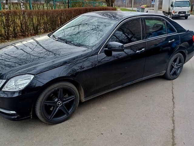 Черный Мерседес Е-Класс, объемом двигателя 1.8 л и пробегом 228 тыс. км за 9500 $, фото 1 на Automoto.ua