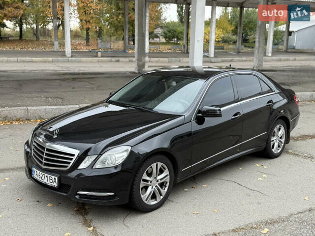 Черный Мерседес Е-Класс, объемом двигателя 3.5 л и пробегом 332 тыс. км за 13500 $, фото 1 на Automoto.ua