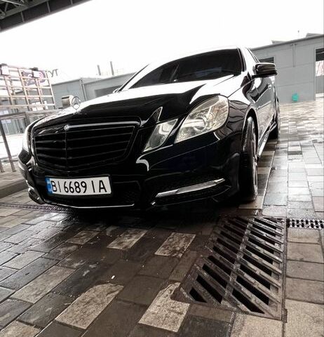 Чорний Мерседес Е-Клас, об'ємом двигуна 3.5 л та пробігом 160 тис. км за 13500 $, фото 1 на Automoto.ua