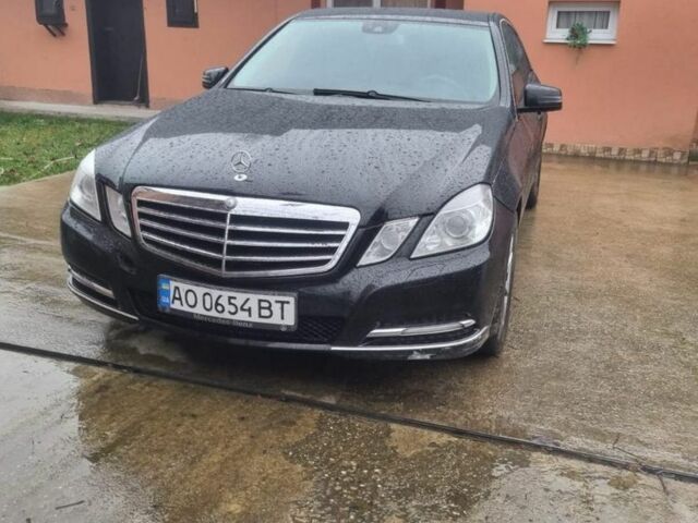 Черный Мерседес Е-Класс, объемом двигателя 2.1 л и пробегом 269 тыс. км за 11000 $, фото 1 на Automoto.ua