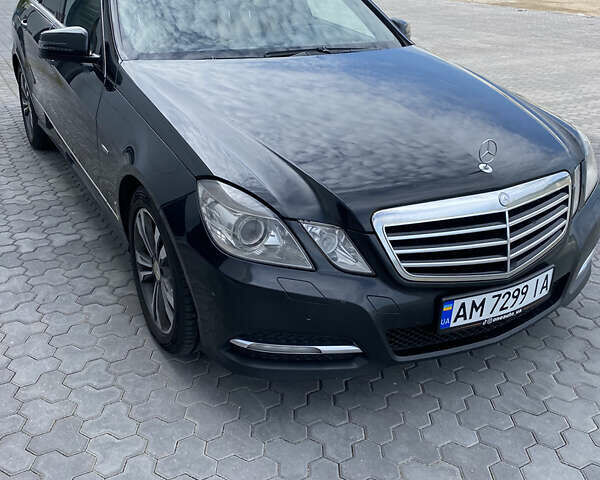 Чорний Мерседес Е-Клас, об'ємом двигуна 2.2 л та пробігом 380 тис. км за 13700 $, фото 1 на Automoto.ua