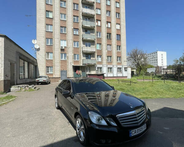 Черный Мерседес Е-Класс, объемом двигателя 1.8 л и пробегом 420 тыс. км за 10200 $, фото 1 на Automoto.ua