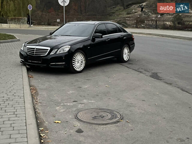 Черный Мерседес Е-Класс, объемом двигателя 2.14 л и пробегом 230 тыс. км за 12500 $, фото 1 на Automoto.ua