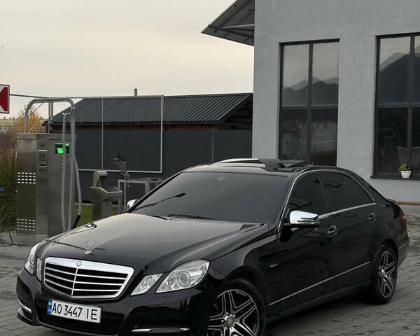 Черный Мерседес Е-Класс, объемом двигателя 2.2 л и пробегом 470 тыс. км за 12500 $, фото 1 на Automoto.ua