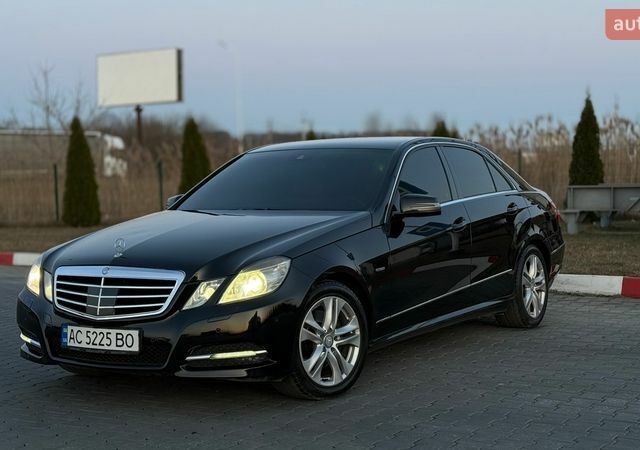 Черный Мерседес Е-Класс, объемом двигателя 2.99 л и пробегом 350 тыс. км за 14999 $, фото 1 на Automoto.ua