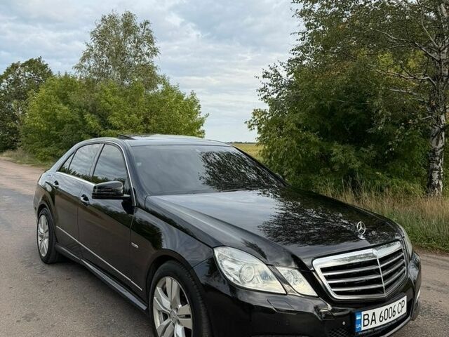 Чорний Мерседес Е-Клас, об'ємом двигуна 3 л та пробігом 299 тис. км за 16500 $, фото 1 на Automoto.ua