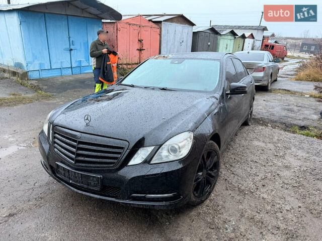 Черный Мерседес Е-Класс, объемом двигателя 1.8 л и пробегом 250 тыс. км за 4900 $, фото 1 на Automoto.ua