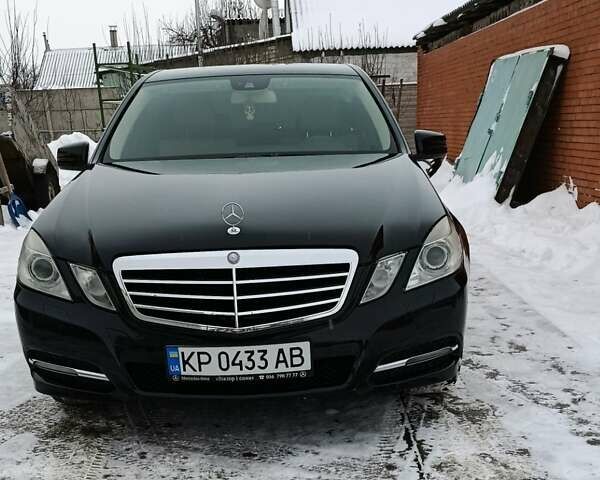 Черный Мерседес Е-Класс, объемом двигателя 2 л и пробегом 294 тыс. км за 11500 $, фото 1 на Automoto.ua