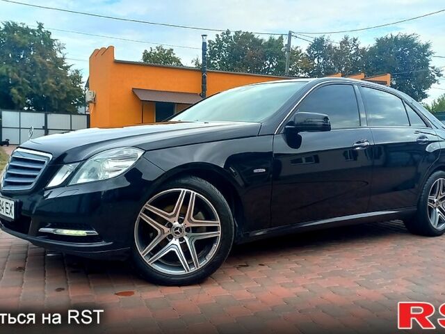 Черный Мерседес Е-Класс, объемом двигателя 1.8 л и пробегом 280 тыс. км за 10500 $, фото 1 на Automoto.ua