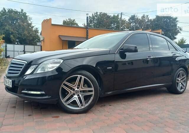 Черный Мерседес Е-Класс, объемом двигателя 1.8 л и пробегом 270 тыс. км за 10500 $, фото 1 на Automoto.ua