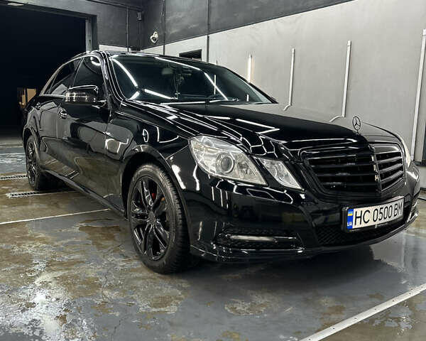 Черный Мерседес Е-Класс, объемом двигателя 1.8 л и пробегом 360 тыс. км за 12000 $, фото 1 на Automoto.ua