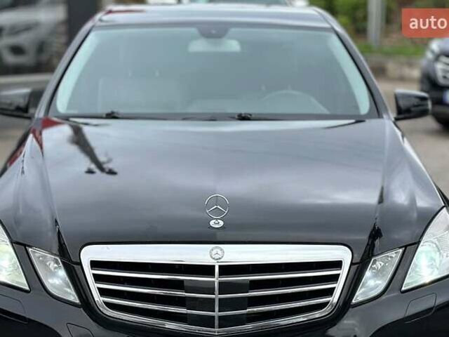 Чорний Мерседес Е-Клас, об'ємом двигуна 1.8 л та пробігом 240 тис. км за 10800 $, фото 1 на Automoto.ua