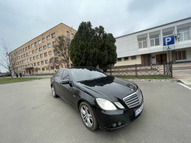 Чорний Мерседес Е-Клас, об'ємом двигуна 1.8 л та пробігом 400 тис. км за 9000 $, фото 1 на Automoto.ua