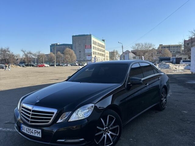 Черный Мерседес Е-Класс, объемом двигателя 1.8 л и пробегом 280 тыс. км за 9300 $, фото 1 на Automoto.ua