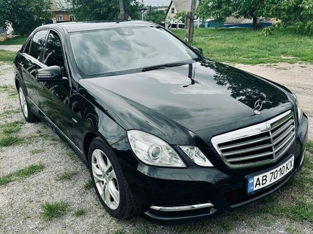 Чорний Мерседес Е-Клас, об'ємом двигуна 1.8 л та пробігом 266 тис. км за 12000 $, фото 1 на Automoto.ua
