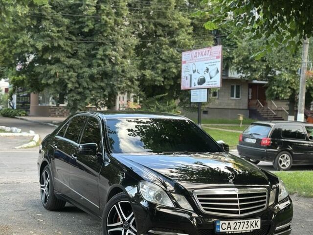 Чорний Мерседес Е-Клас, об'ємом двигуна 2.2 л та пробігом 353 тис. км за 12994 $, фото 1 на Automoto.ua